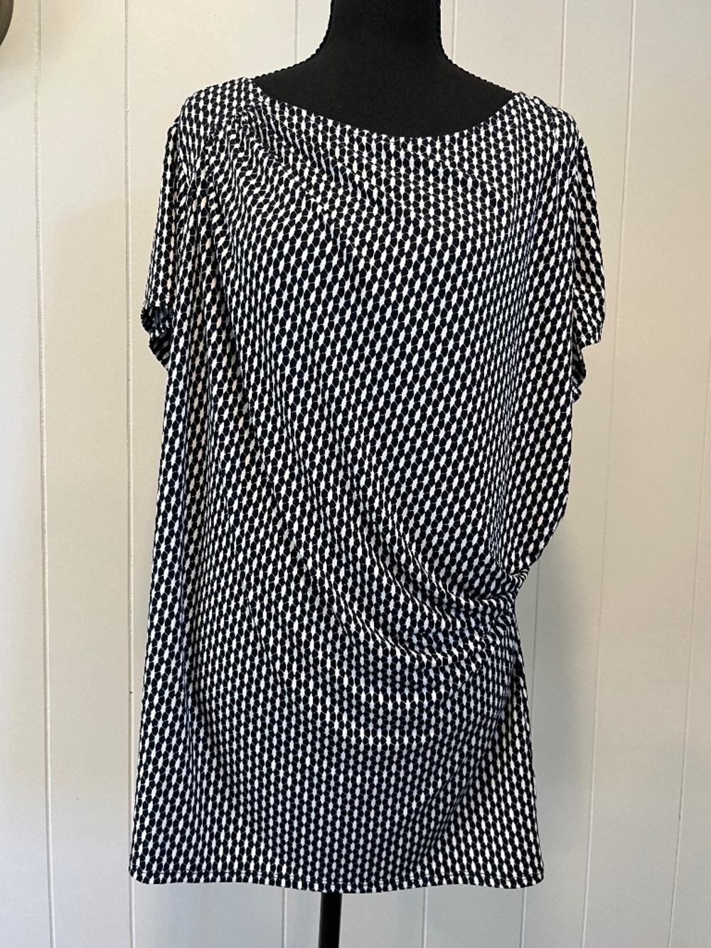 Lane Bryant sz 14 16 Short Sleeve Pull Over Assymetrical Ruching Navy Blue/White